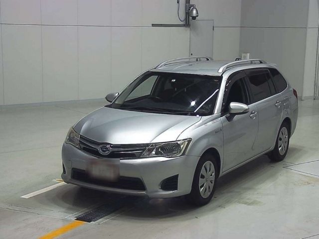 30037 Toyota Corolla fielder NKE165G 2014 г. (CAA Chubu)